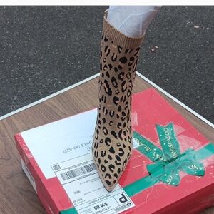 Chic Leopard Print Tan Stiletto Heels